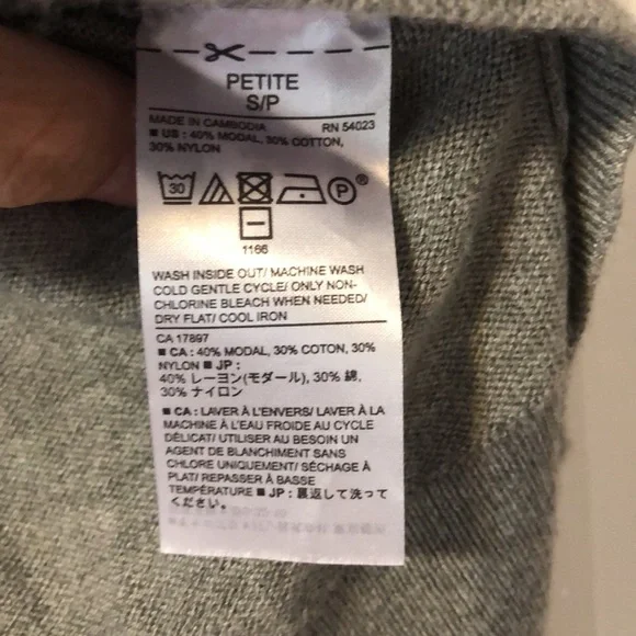 Banana Republic soft grey tank - Picture 4 of 7